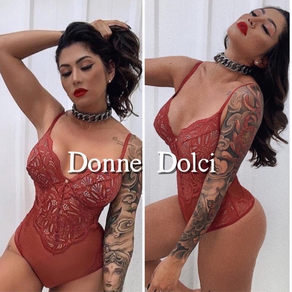 Lace wired bodysuit non padded
